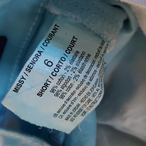 Fabulous Gloria Vanderbilt TyeDye shorts - Picture 8 of 8